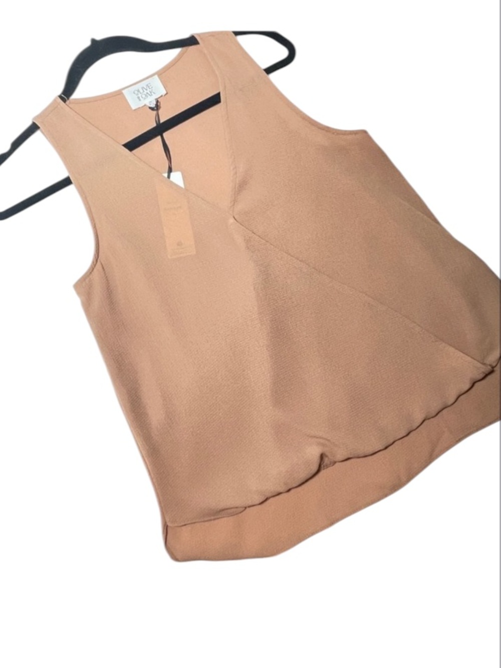 NWT Olive & Oak Surplice Sleeveless Blouse in Frappuccino